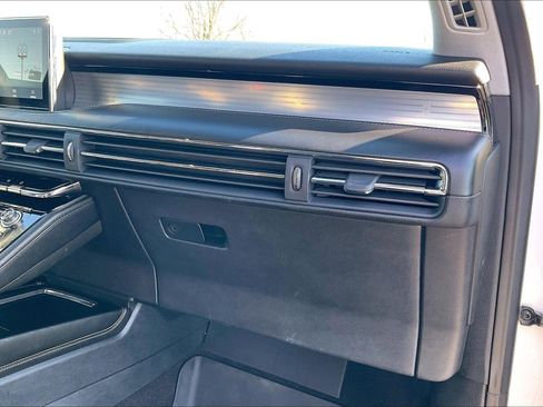 Used 2021 Lincoln Corsair FWD image 15