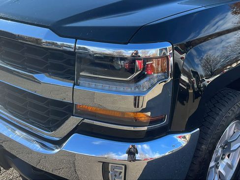 Used 2018 Chevrolet Silverado 1500 LT w/ All Star Edition image 7