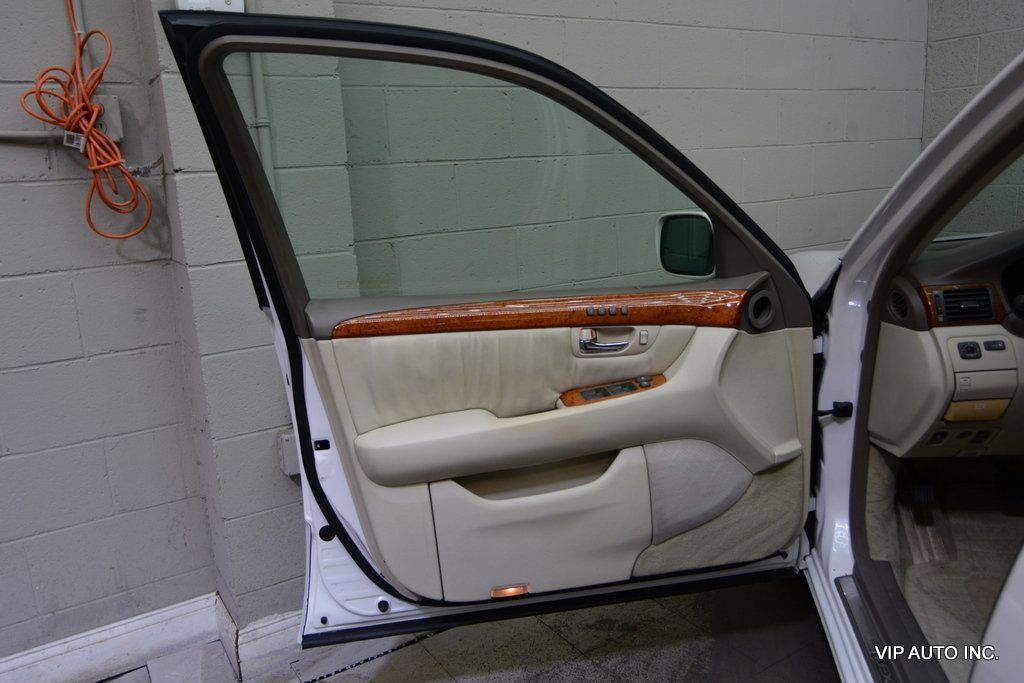 Used 2001 Lexus LS 430 RWD image 10