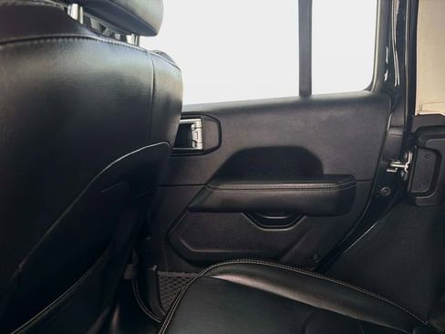 Used 2023 Jeep Wrangler Unlimited Sahara image 14