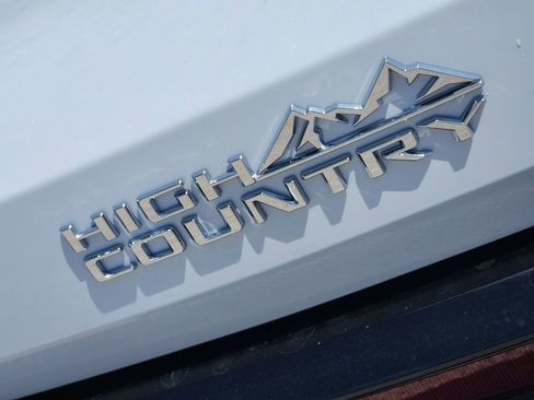 New 2026 Chevrolet Traverse High Country FWD image 7