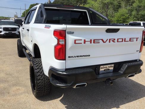 Used 2021 Chevrolet Silverado 1500 LT Trail Boss w/ Convenience Package II image 10