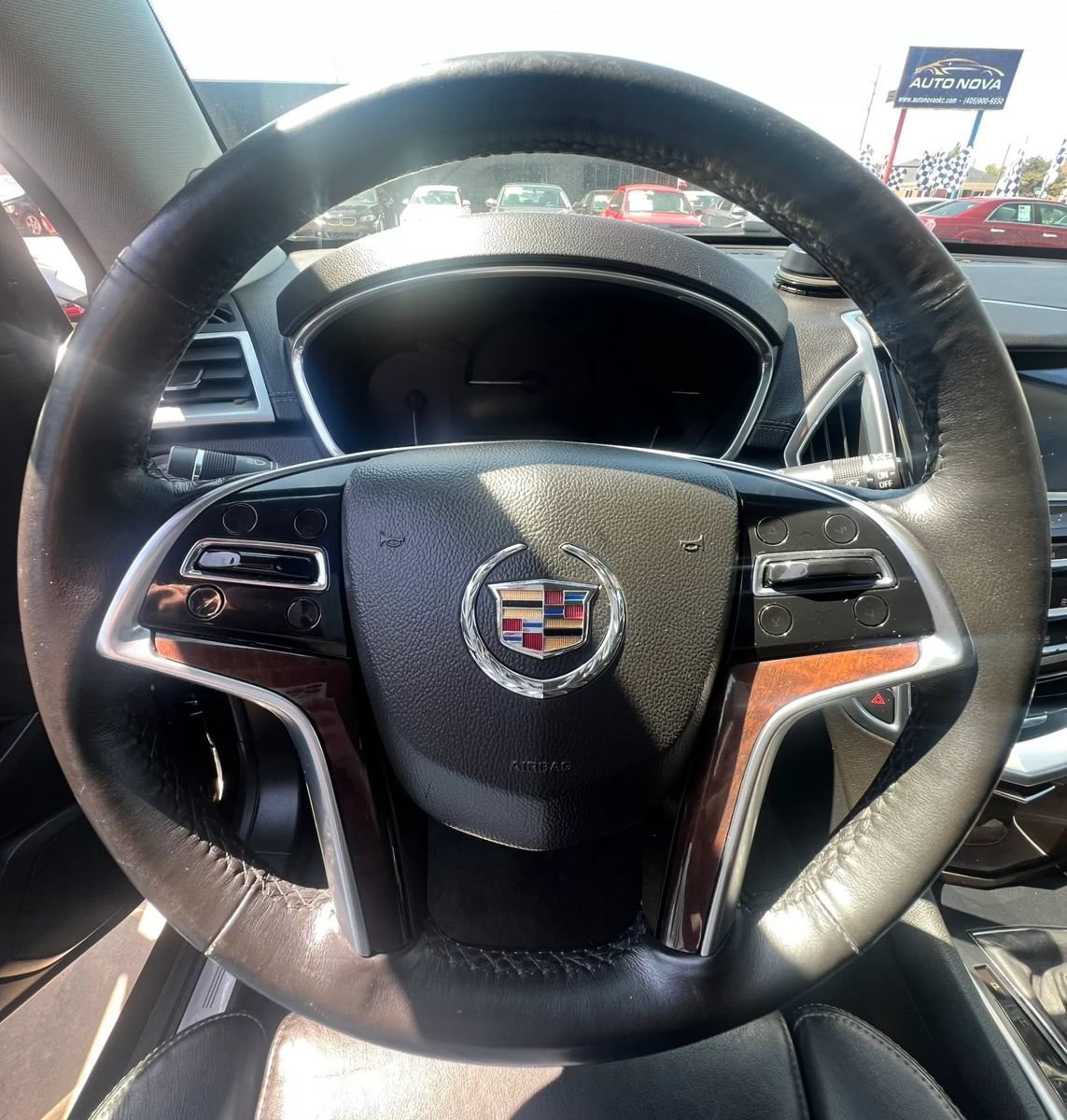 Used 2014 Cadillac SRX Luxury w/ Driver Awareness Package FWD image 16