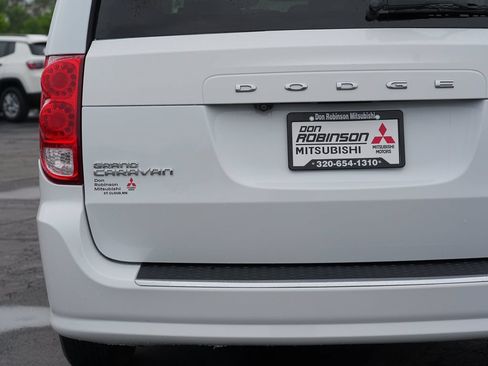 Used 2018 Dodge Grand Caravan SE w/ UConnect Hands-Free Group FWD image 10