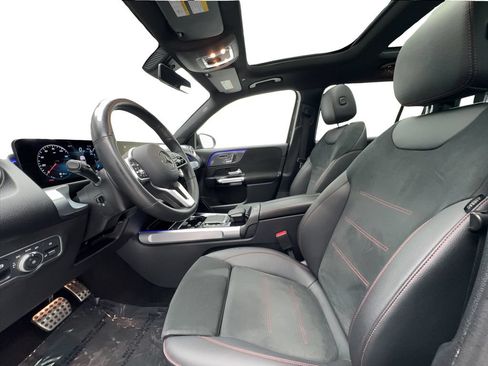 Used 2023 Mercedes-Benz GLB 250 image 20