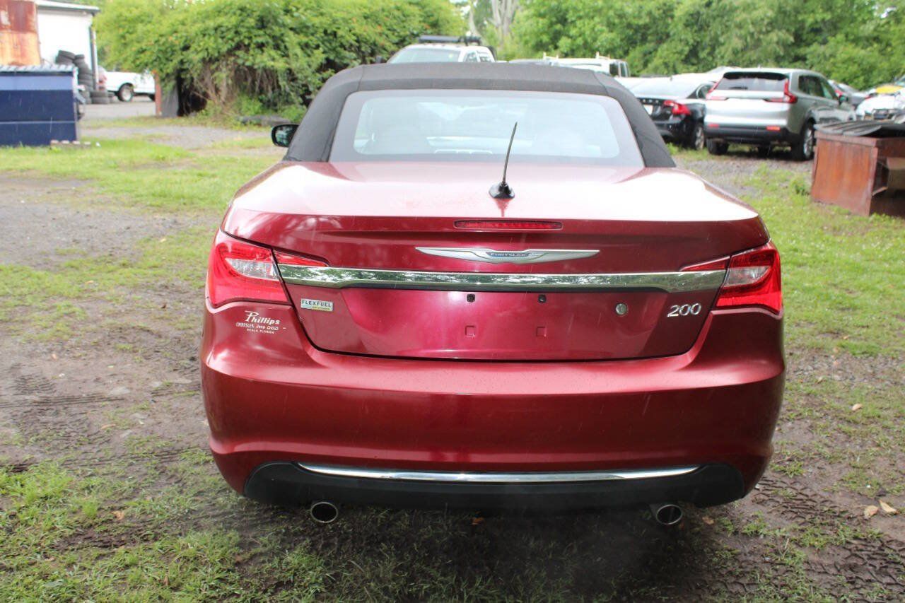 Used 2013 Chrysler 200 Touring FWD image 8