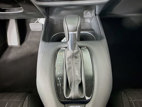 Used 2023 Honda HR-V LX image 17