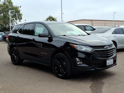 Used 2020 Chevrolet Equinox LT w/ Midnight Edition FWD image 3