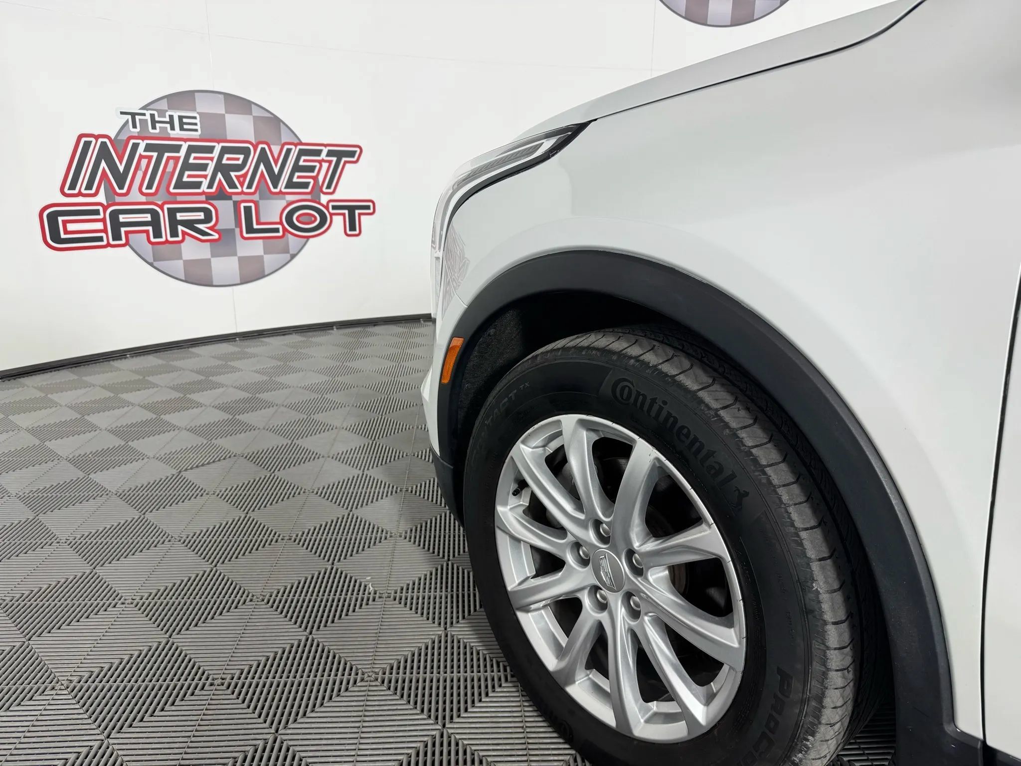 Used 2019 Cadillac XT4 Luxury w/ Cold Weather Package AWD/4WD image 26