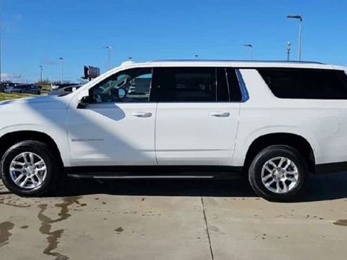 New 2026 Chevrolet Suburban LS RWD image 5