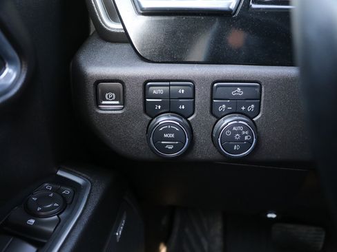 Used 2024 Chevrolet Silverado 1500 RST w/ Convenience Package II AWD/4WD image 12