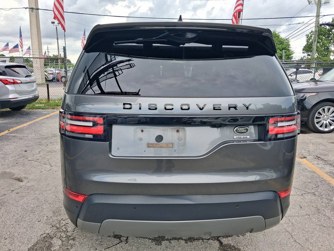 Used 2018 Land Rover Discovery HSE AWD/4WD image 4