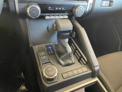 Used 2025 Toyota 4Runner SR5 image 40