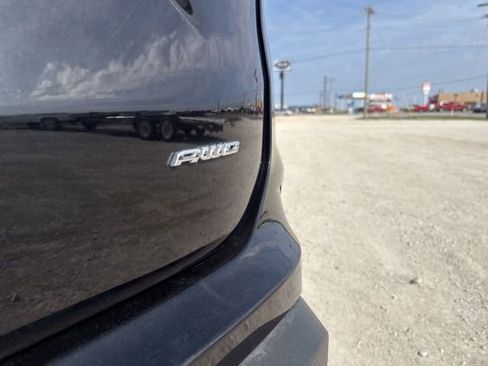 Used 2024 Ford Edge SEL image 10