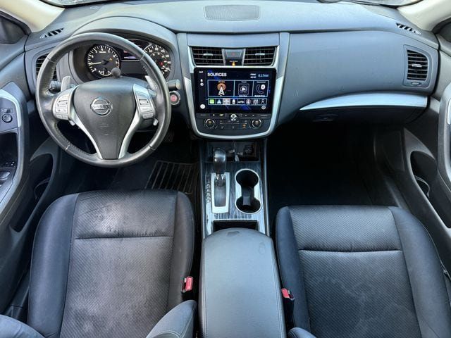 Used 2017 Nissan Altima 2.5 SR w/ Midnight Edition Package FWD image 10