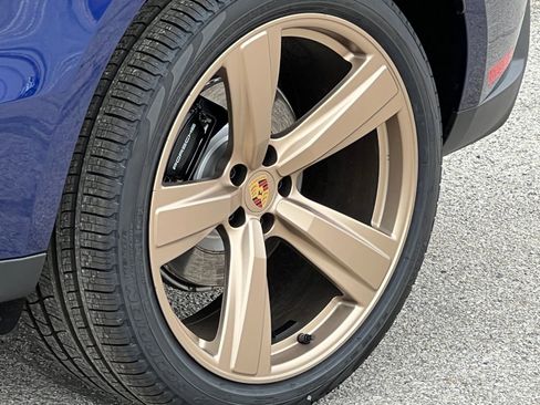 New 2026 Porsche Macan image 13