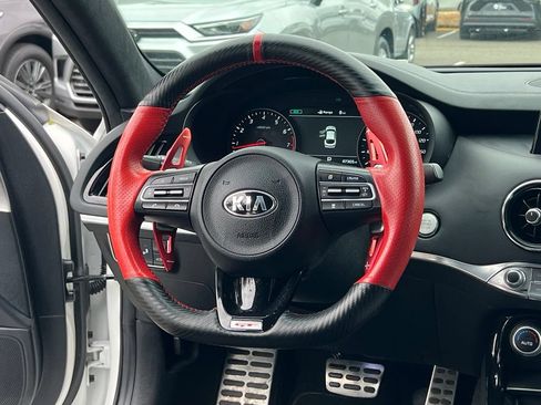 Used 2021 Kia Stinger GT2 image 12