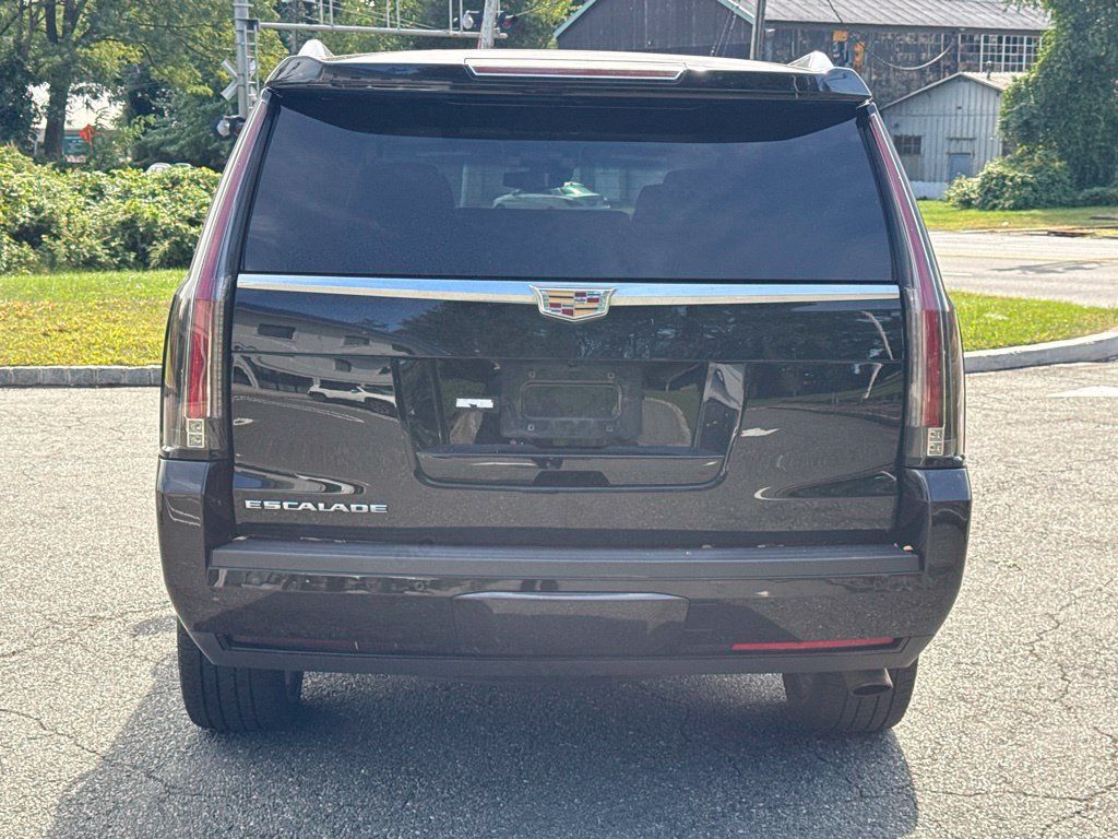 Used 2016 Cadillac Escalade Premium AWD/4WD image 6