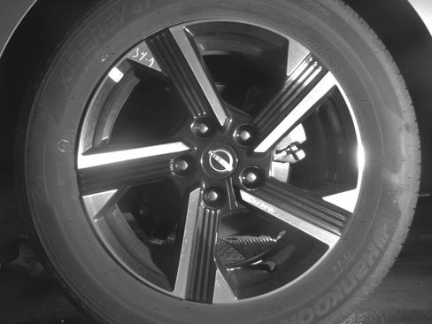 Used 2025 Nissan Sentra SV FWD image 14