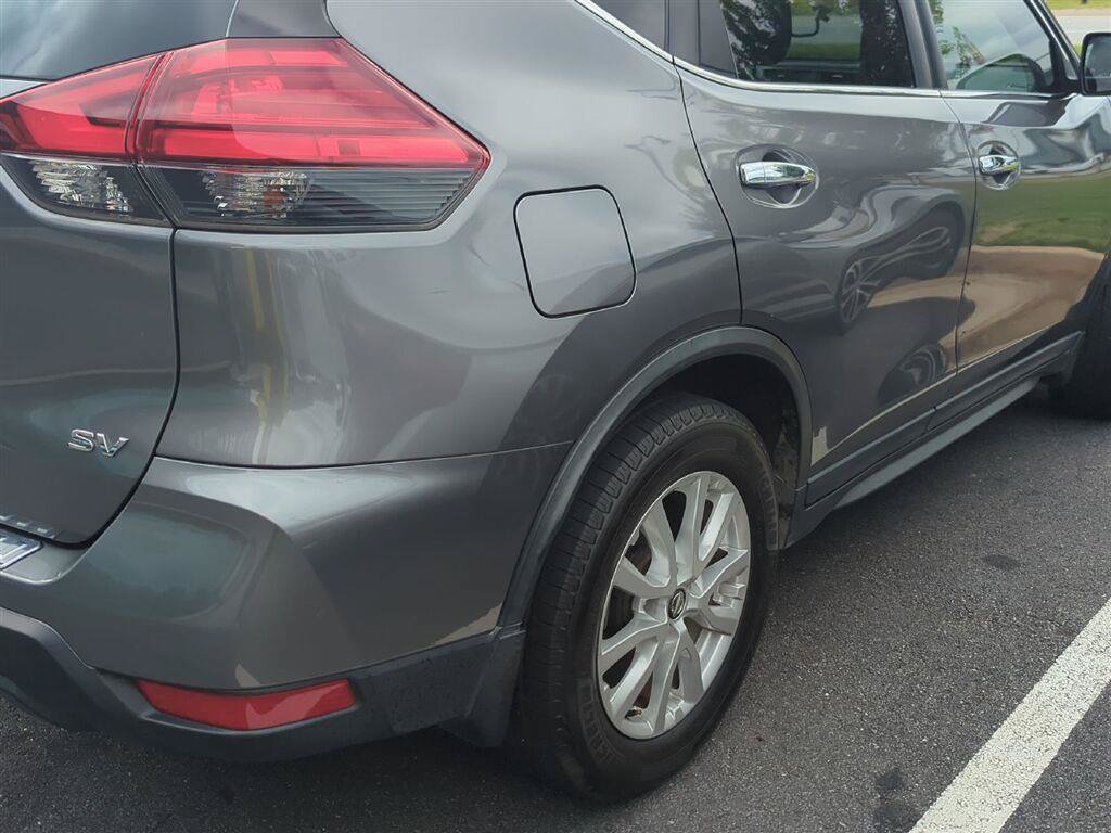 Used 2017 Nissan Rogue SV FWD image 4