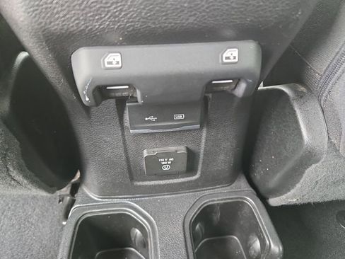 Used 2020 Jeep Wrangler Unlimited Sahara AWD/4WD image 14