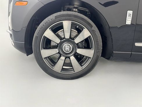 Used 2024 Rolls-Royce Cullinan AWD/4WD image 34