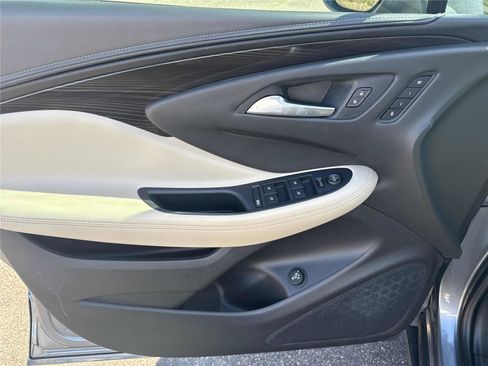 Used 2020 Buick Envision Essence image 10