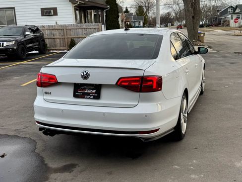 Used 2016 Volkswagen Jetta GLI SEL image 24