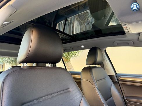 Used 2017 Volkswagen Golf Alltrack SE image 25