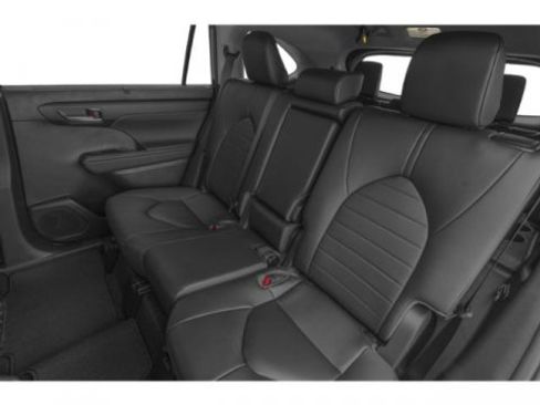 Used 2023 Toyota Highlander XLE FWD image 15