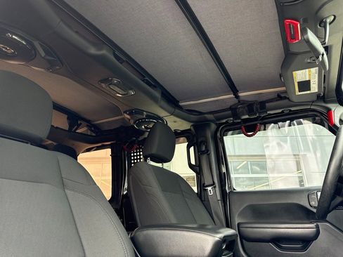 Used 2018 Jeep Wrangler Unlimited Sport AWD/4WD image 47