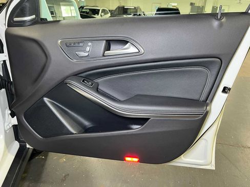 Used 2018 Mercedes-Benz GLA 250 4MATIC image 10