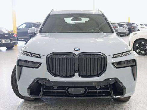 Used 2026 BMW X7 xDrive40i w/ M Sport Package AWD/4WD image 9