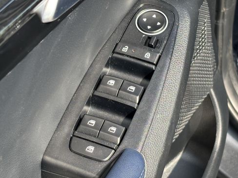 Used 2024 Kia Seltos S AWD/4WD image 16