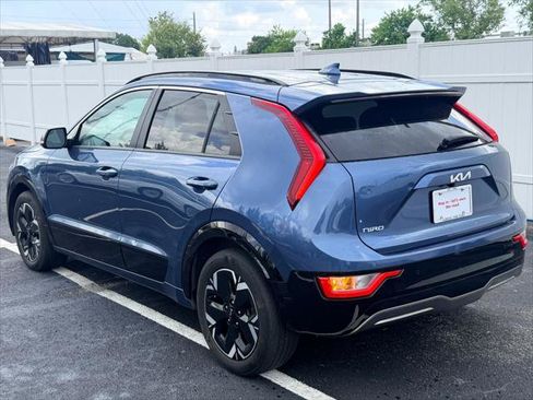 Used 2023 Kia Niro Wind w/ Wind Preserve Package FWD image 4