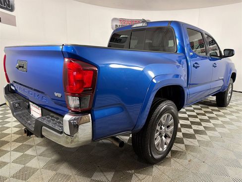 Used 2018 Toyota Tacoma SR5 image 3