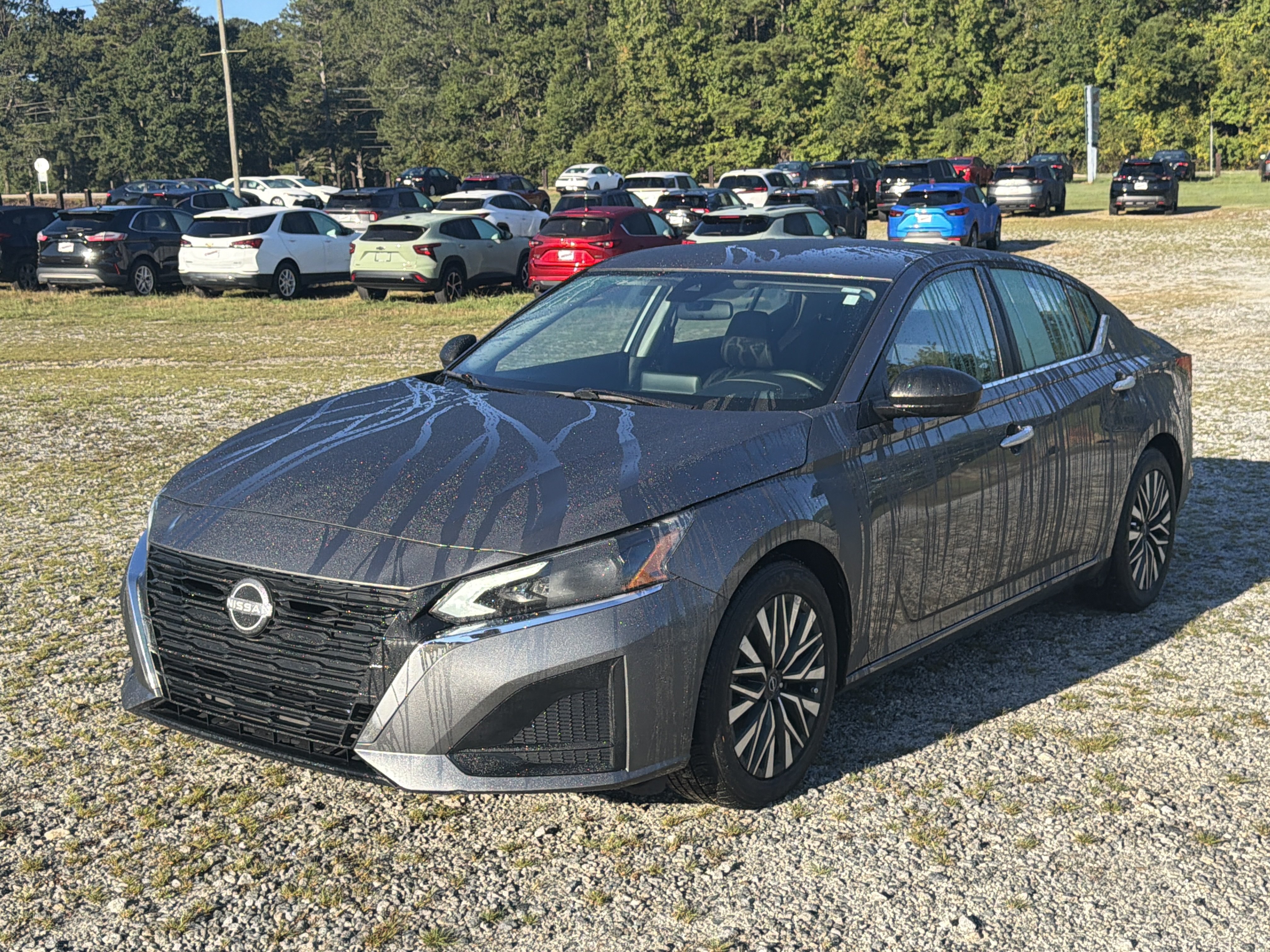 Used 2024 Nissan Altima 2.5 SV FWD image 1