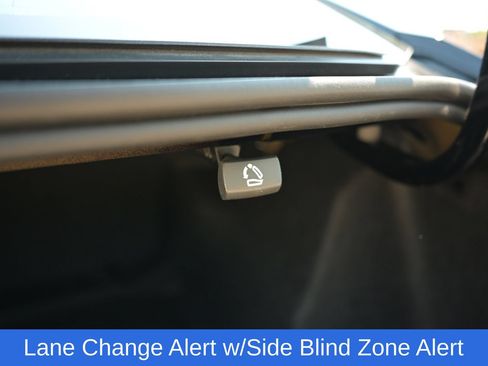 Used 2022 Chevrolet Malibu RS FWD image 35