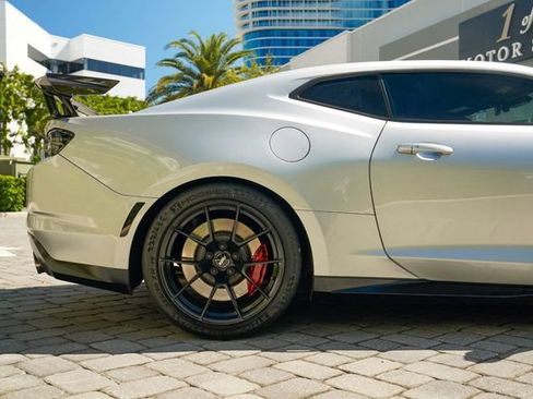 Used 2019 Chevrolet Camaro ZL1 image 31