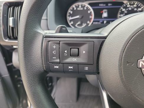 Used 2024 Nissan Pathfinder S AWD/4WD image 17