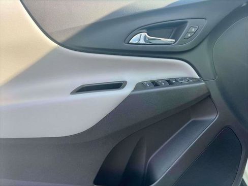 Used 2023 Chevrolet Equinox LS image 16