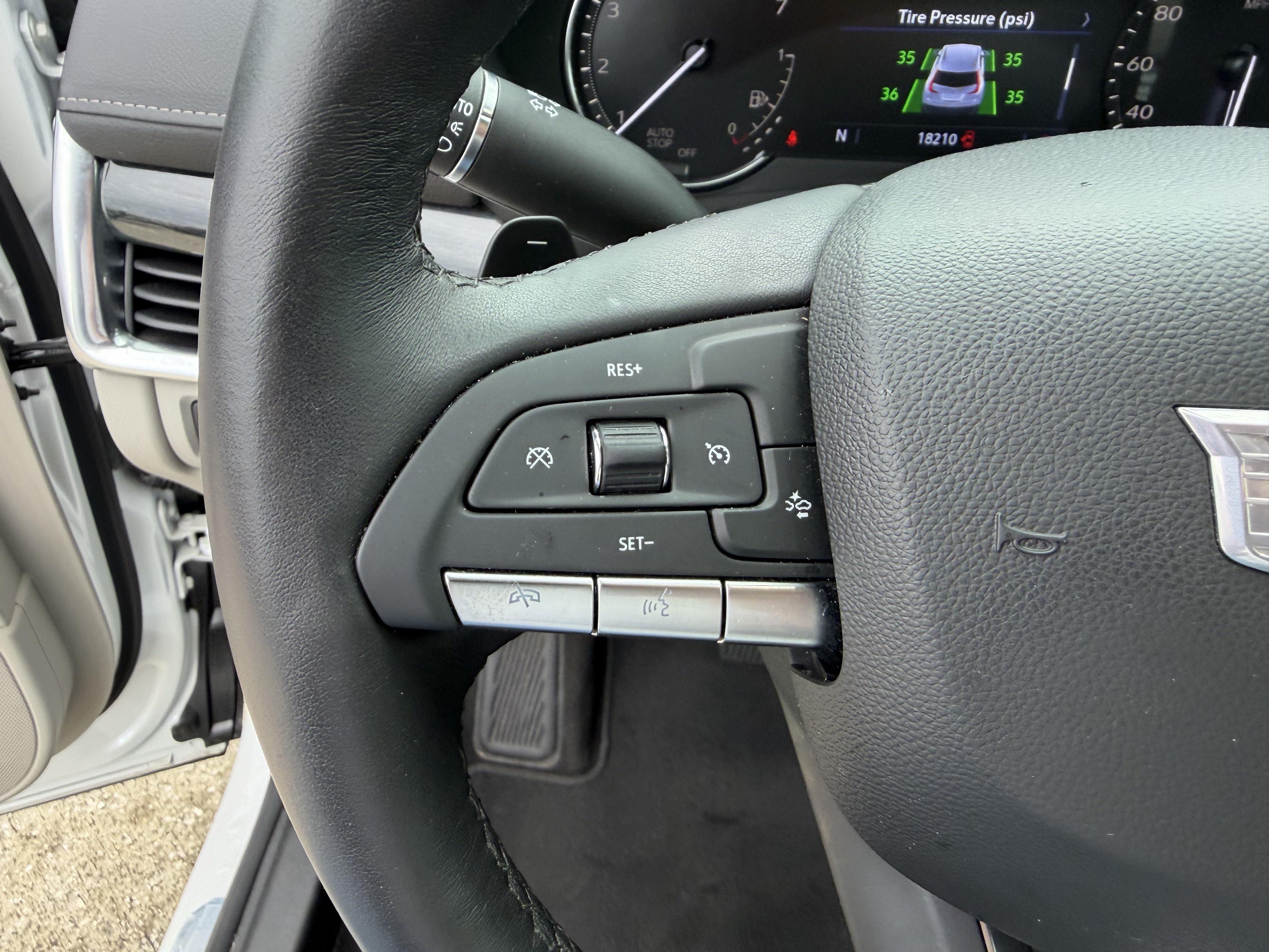 Certified 2022 Cadillac XT4 Premium Luxury w/ Enhanced Visibility Package FWD image 26
