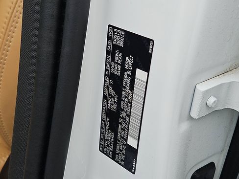 Used 2024 Volvo XC60 B5 Ultimate w/ Climate Package image 26