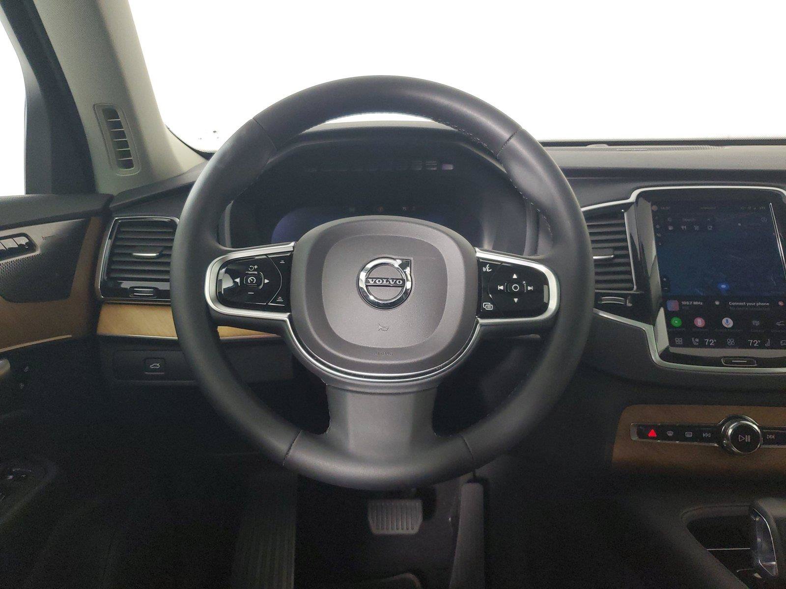 Certified 2024 Volvo XC90 B6 Plus AWD/4WD image 17