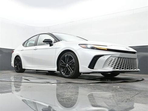 Used 2025 Toyota Camry XSE w/ Premium Plus Package image 24