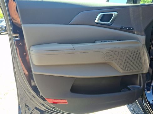 New 2026 Kia Carnival EX FWD image 8