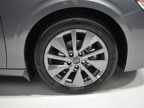 New 2026 Nissan Sentra SL w/ Floor Mat Package image 9