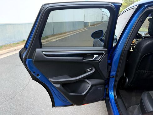 Used 2018 Porsche Macan image 18