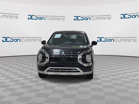 Used 2024 Mitsubishi Outlander SE FWD image 3