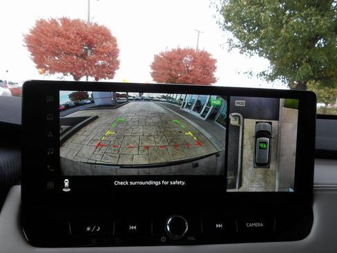 New 2025 Mitsubishi Outlander SE image 29